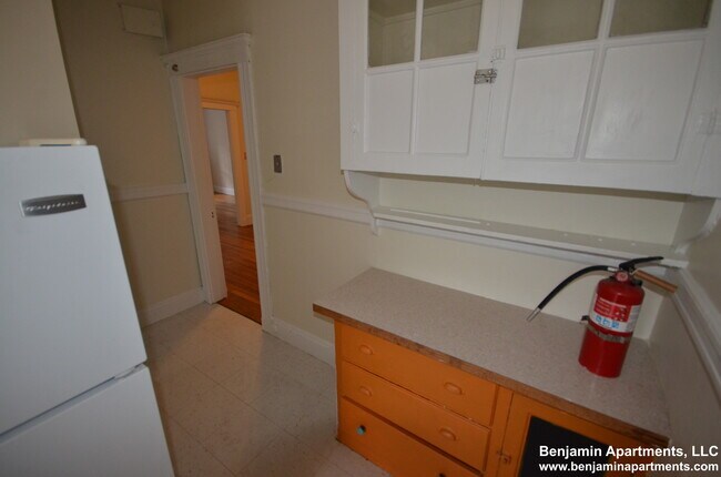 4 Egremont Rd, Unit 12 in Boston, MA - Building Photo - Building Photo
