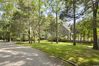 25 Deerwood Path in Sag Harbor, NY - Building Photo - Building Photo