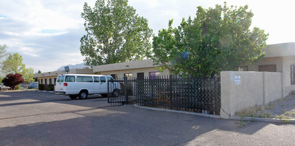 8915 Central Ave NE in Albuquerque, NM - Building Photo - Building Photo