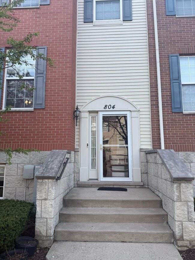 property at 804 Lewisburg Ln