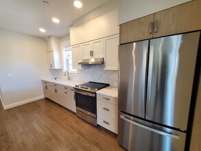 39 Herrick Rd in Newton, MA - Building Photo - Building Photo
