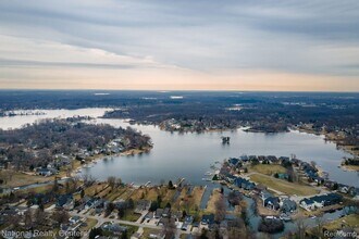 3506 Moberly Rd in Commerce Township, MI - Building Photo - Building Photo