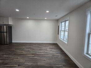 2194 Central Ave, Unit Apt 3 in Schenectady, NY - Foto de edificio - Building Photo