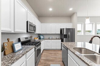 128 Winged Elm Ct in Willis, TX - Building Photo - Building Photo