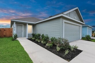 317 Brandi Dr in Wharton, TX - Building Photo - Building Photo