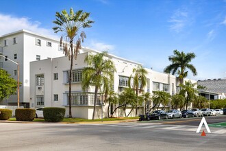 531 16th St in Miami Beach, FL - Foto de edificio - Building Photo