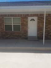 1618 S Ave G Ave, Unit # A in Portales, NM - Building Photo - Building Photo