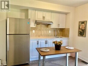 2123 Royal Gala Cir in Mississauga, ON - Building Photo - Building Photo