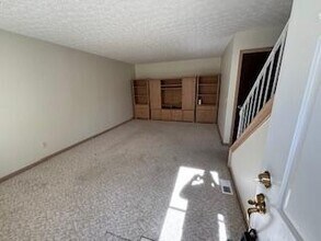 6357 New London Dr in Columbus, OH - Building Photo - Building Photo