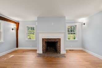 157 Farm Rd in Sherborn, MA - Building Photo - Building Photo