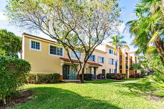 117 Yacht Club Way in Hypoluxo, FL - Foto de edificio - Building Photo