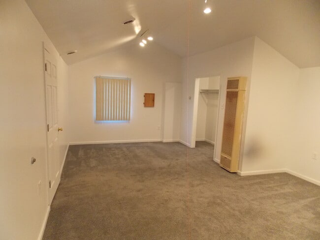 8795 Main St in Avoca, MI - Building Photo - Building Photo