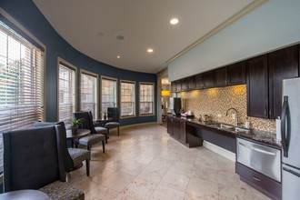 Grand Reserve in Dallas, TX - Building Photo - Building Photo