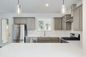 1914 Barge St in Austin, TX - Building Photo - Building Photo