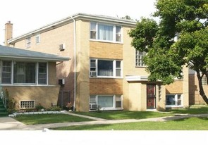 7412 W 63rd Pl Apartamentos