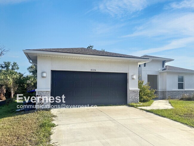 4336 Las Almanos Ave in North Port, FL - Building Photo - Building Photo