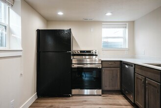 259 E Herbert Ave, Unit Apt B in Salt Lake City, UT - Building Photo - Building Photo