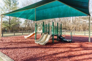 South Wind Apartment Homes in Franklin, TN - Building Photo