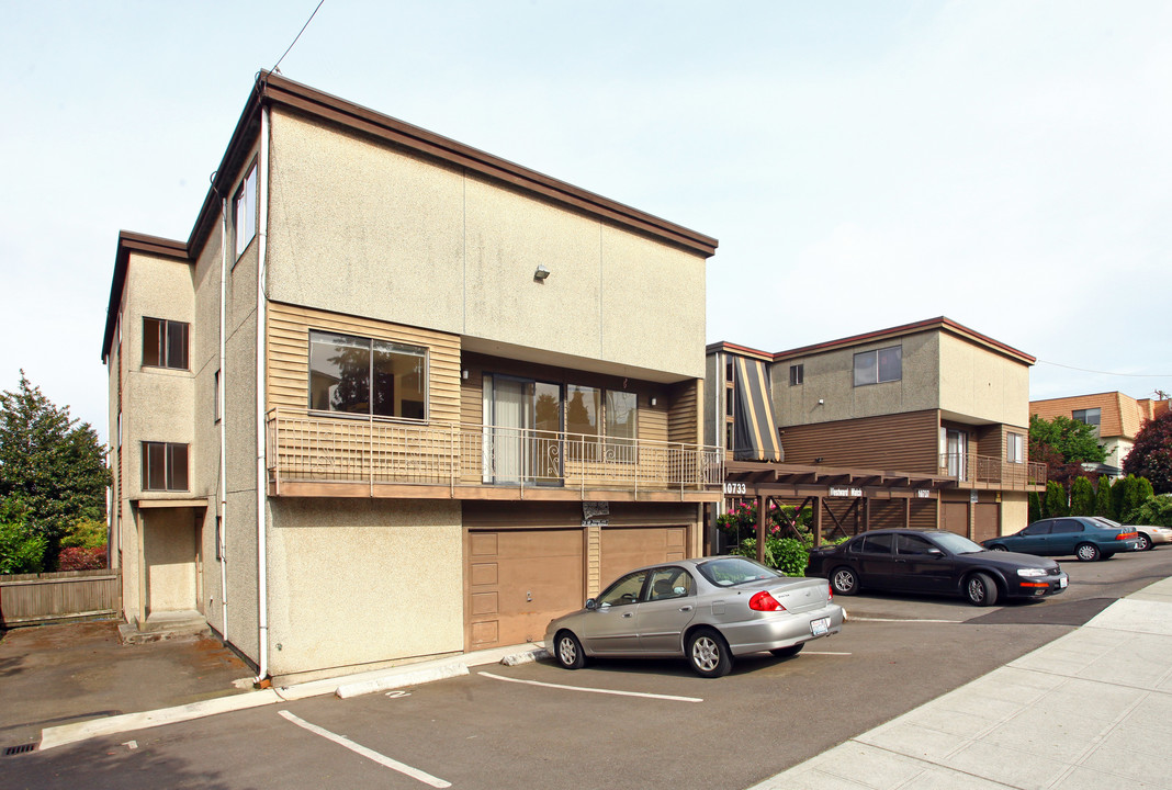 10733-10737 Greenwood Ave N in Seattle, WA - Building Photo