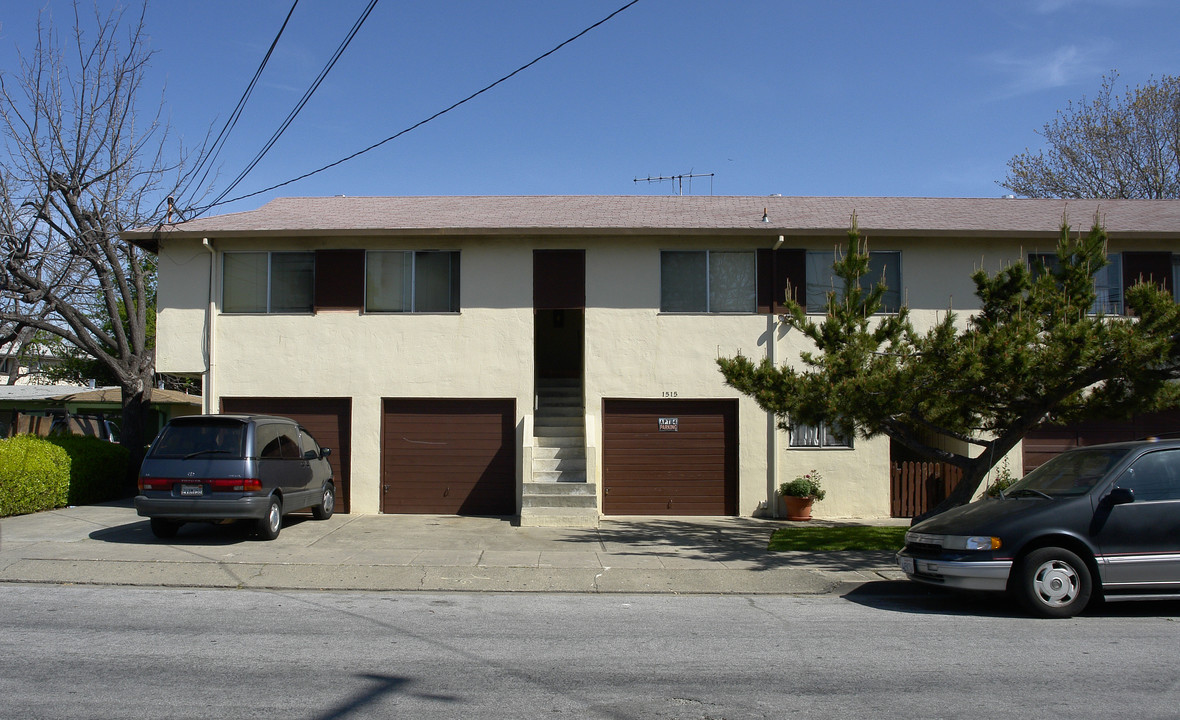 1515 Hess Rd in Redwood City, CA - Foto de edificio
