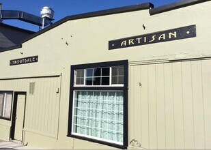 122 SE Harlow Ave in Troutdale, OR - Building Photo - Building Photo