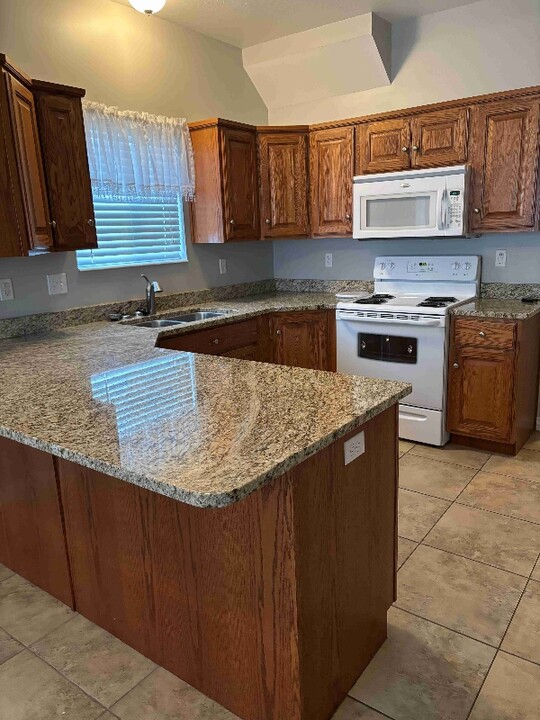 77 N 1100 W in Tooele, UT - Building Photo