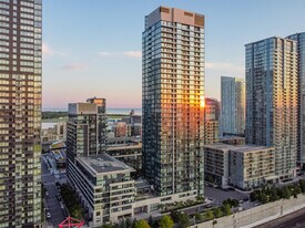 Luna and Luna Vista in Toronto, ON - Building Photo