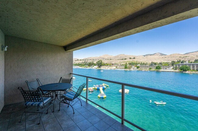 property at 322 W Woodin Ave