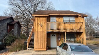 609-609 N Greenwich Ave in Russellville, AR - Building Photo