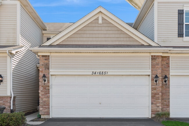 property at 34W685 Roosevelt Ave