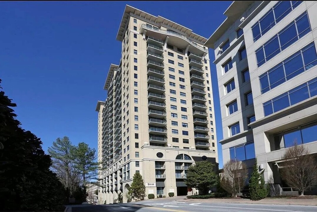 3040 Peachtree Rd NW, Unit 709 in Atlanta, GA - Foto de edificio