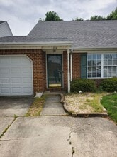 3816 Sir Francis Drake Dr in Chesapeake, VA - Building Photo - Building Photo