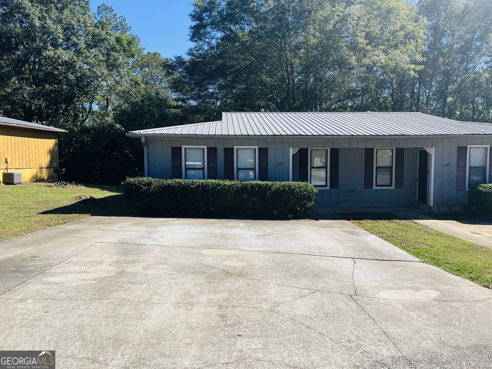 130 Pine Terrace in Palmetto, GA - Building Photo