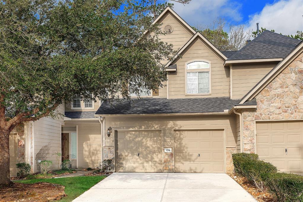 174 N Valley Oaks Cir in Spring, TX - Foto de edificio