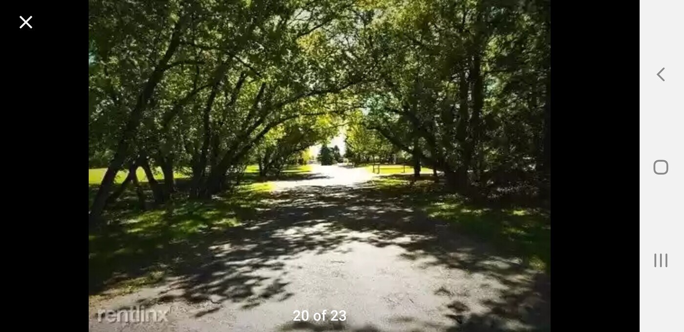 190 Sawmill Ln in New Richmond, WI - Building Photo