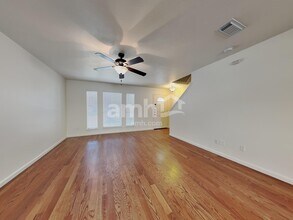 31106 Perlican Dr in Spring, TX - Foto de edificio - Building Photo