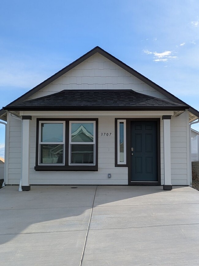 property at 3707 S Quay St