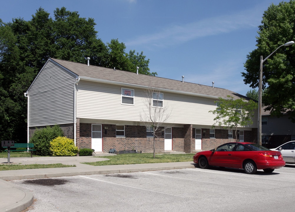 Rowney Terrace in Indianapolis, IN - Building Photo