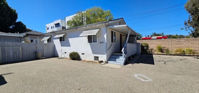 26 Chorro St in San Luis Obispo, CA - Foto de edificio - Building Photo