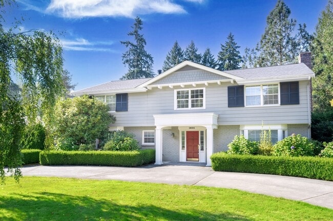 property at 1601 77th Ave NE