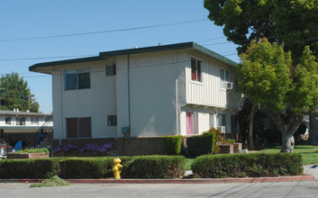 2141 Fruitdale Ave in San Jose, CA - Building Photo - Building Photo