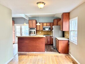 1390 Dwight Way in Berkeley, CA - Foto de edificio - Building Photo