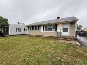 886 Carolyn Ave in Columbus, OH - Building Photo - Building Photo