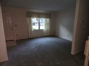 667 Winesap Cir in Howard, OH - Building Photo - Building Photo