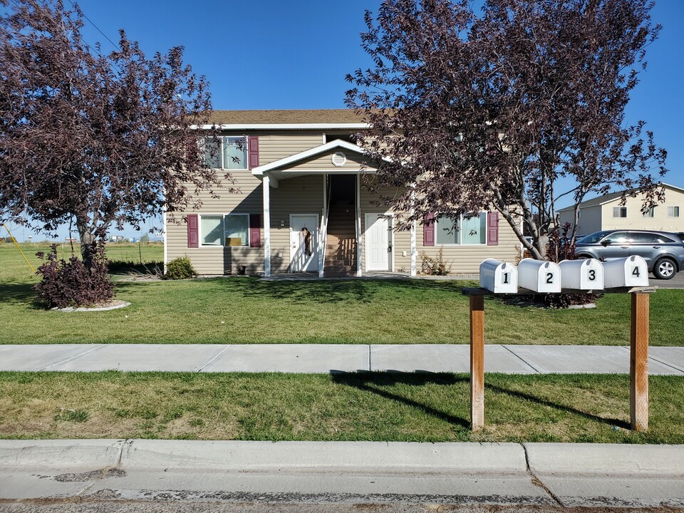 2620 Pumice Dr in Idaho Falls, ID - Building Photo