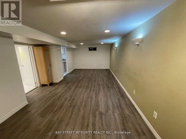 65 Walter Ave in Newmarket, ON - Building Photo - Building Photo