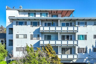 3768 Harrison St in Oakland, CA - Building Photo - Building Photo