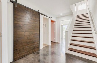 2423 Wentworth St in Houston, TX - Foto de edificio - Building Photo