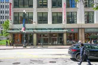 300 S State St in Chicago, IL - Building Photo - Building Photo