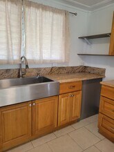 121 W Kahaopea St in Hilo, HI - Building Photo - Building Photo